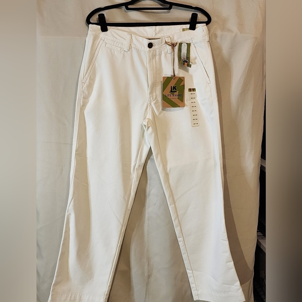 Life Khaki white relaxed straight pants 32 x 30 a Haggar Co NWT